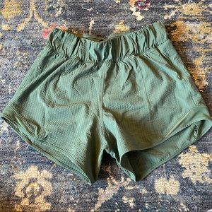 Lululemon Hotty Hot shorts